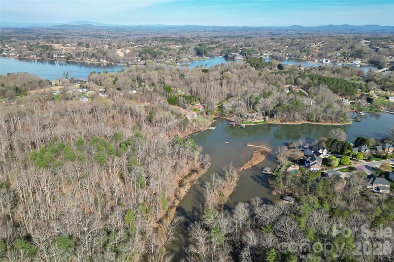 4526 N Center St, Hickory, NC 28601