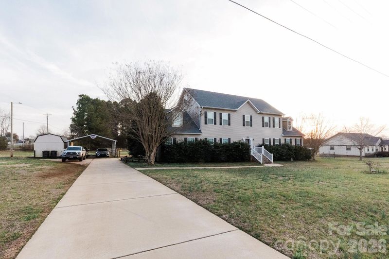 3237 Evondale Rd, Crouse, NC 28033