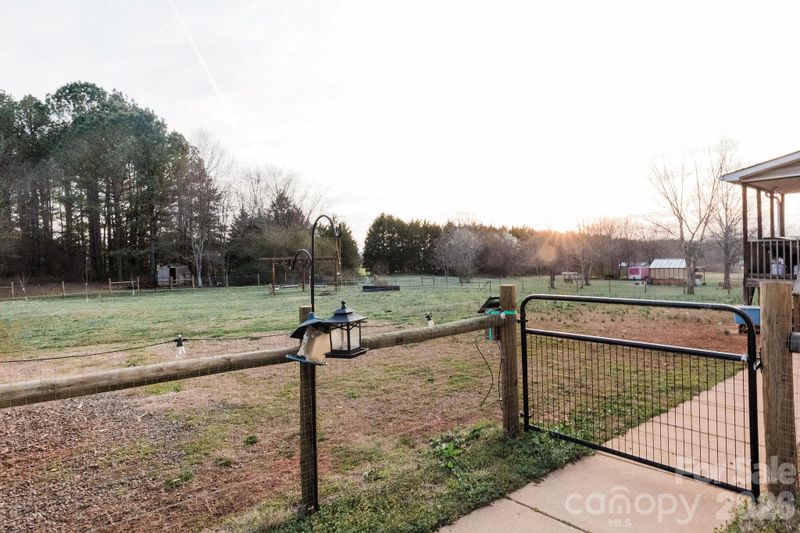 3237 Evondale Rd, Crouse, NC 28033