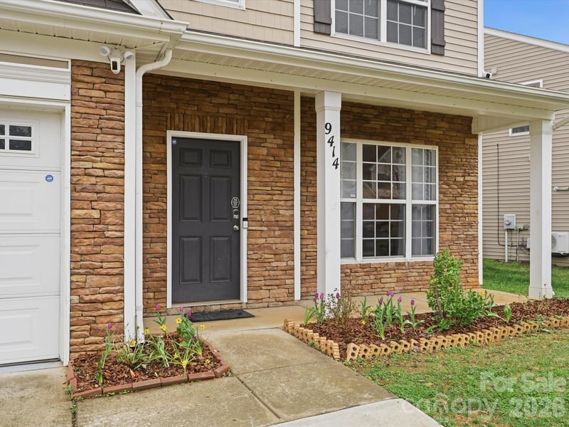 9414 Macquarie Ln, Charlotte, NC 28227