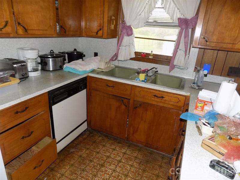 2605 Lowell Rd, Gastonia, NC 28054