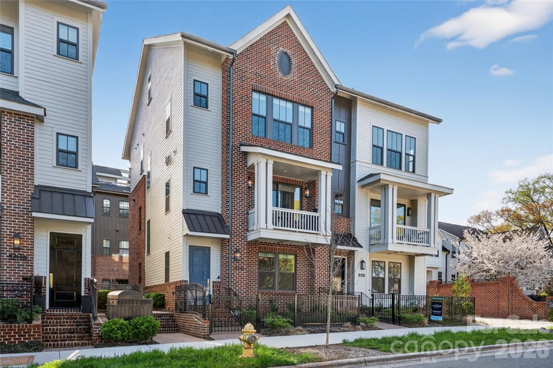 3111 Pinehurst Pl, Charlotte, NC 28209