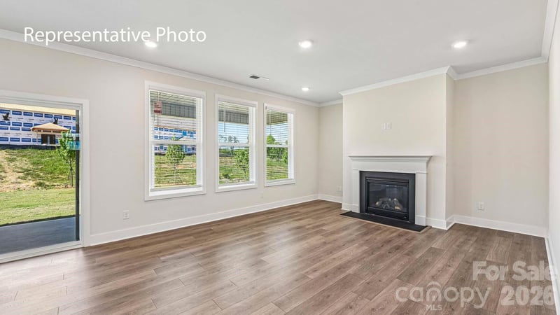 4151 Round Table Dr, Gastonia, NC 28056
