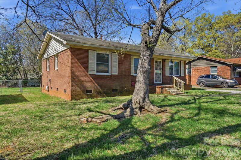 4325 Knollcrest Dr, Charlotte, NC 28208
