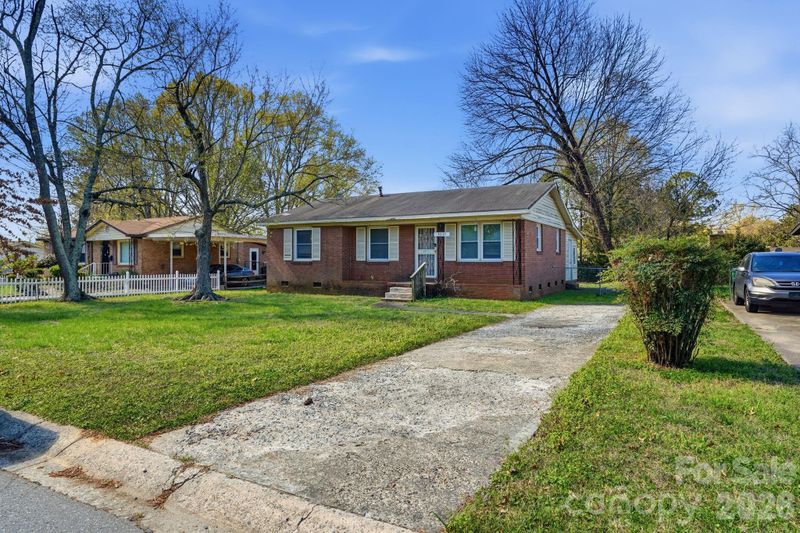 4325 Knollcrest Dr, Charlotte, NC 28208
