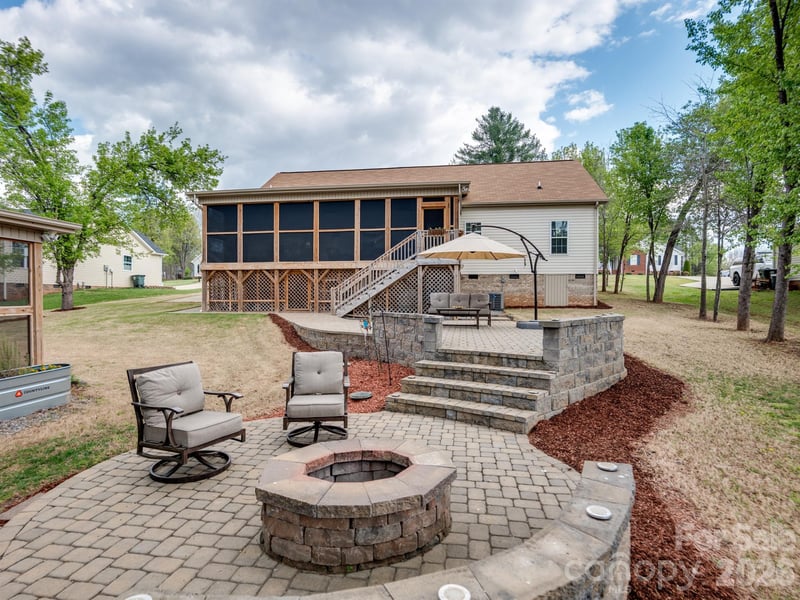 2235 Picnic Dr, Newton, NC 28658