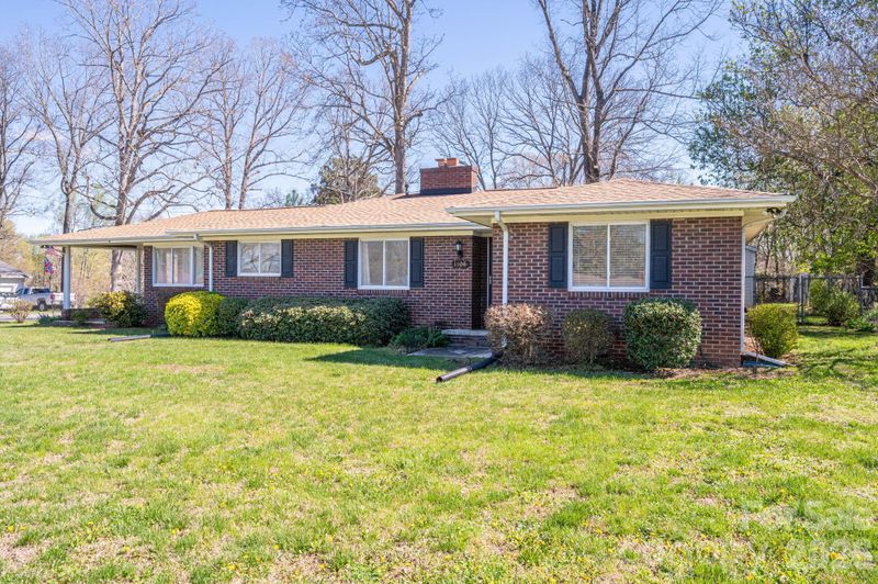 1606 Davis Park Rd, Gastonia, NC 28052