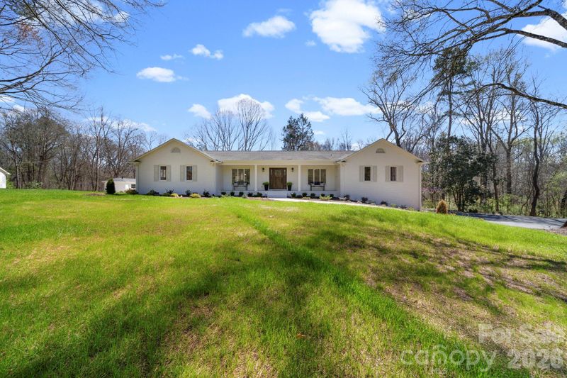 913 Kelly Rd, Mount Holly, NC 28120