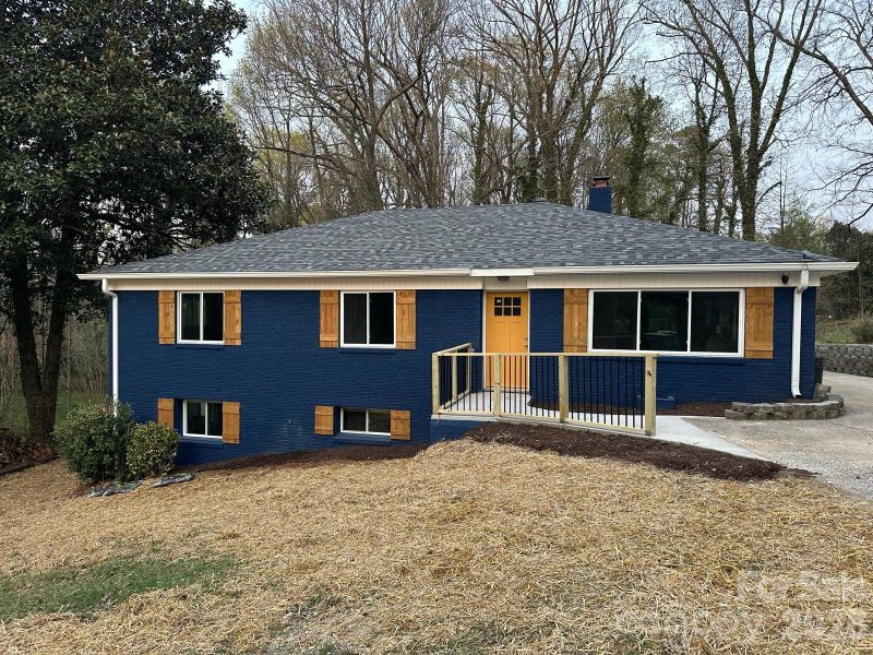 5000 Hoover Dr, Charlotte, NC 28269