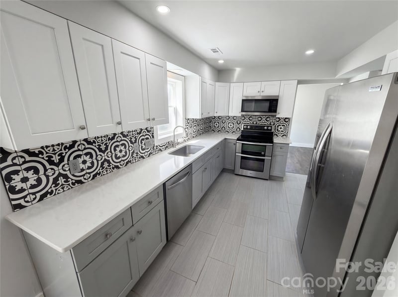 12015 Landen Dr, Charlotte, NC 28277