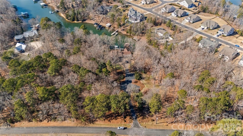 16619 Harbor View Rd, Charlotte, NC 28278