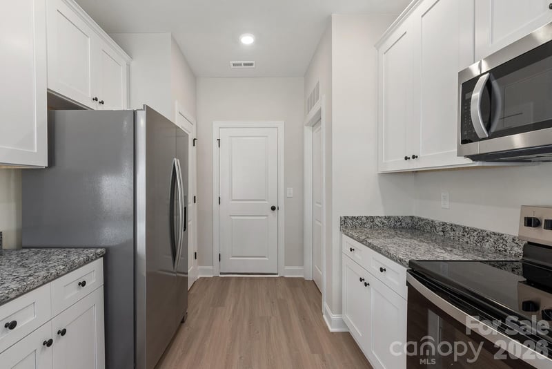 6623 Fairford Dr, Charlotte, NC 28215
