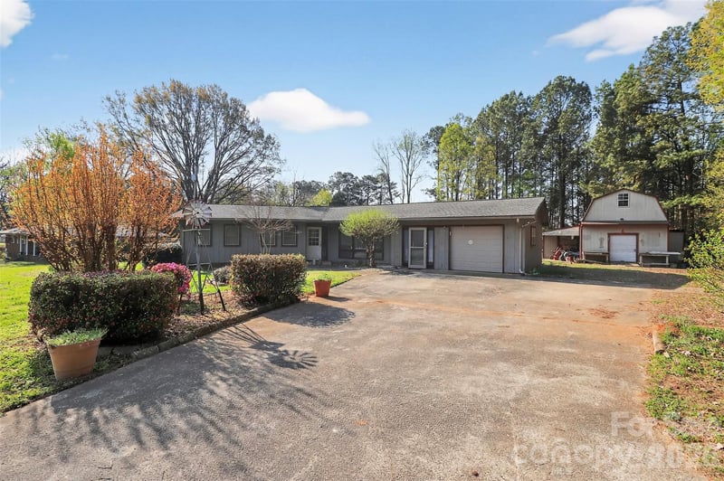 9516 Westmoreland Rd, Cornelius, NC 28031