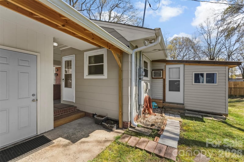 1213 E Park Dr, Gastonia, NC 28054