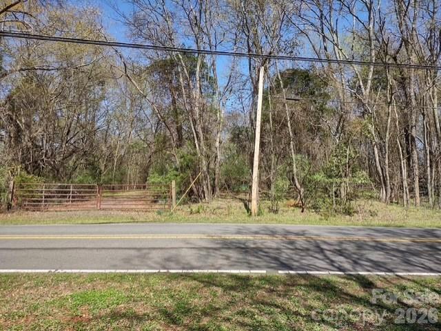 6716 Rock Island Rd, Charlotte, NC 28278