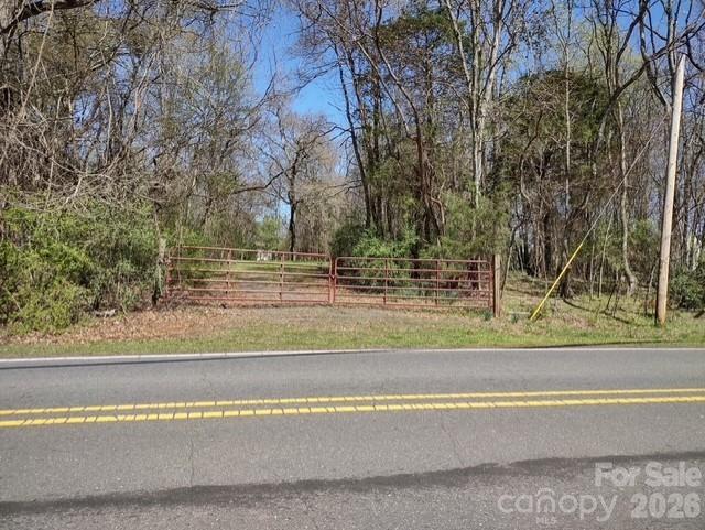 6716 Rock Island Rd, Charlotte, NC 28278