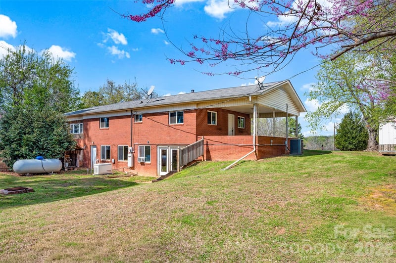 1090 Harris Bridge Rd, Stony Point, NC 28678