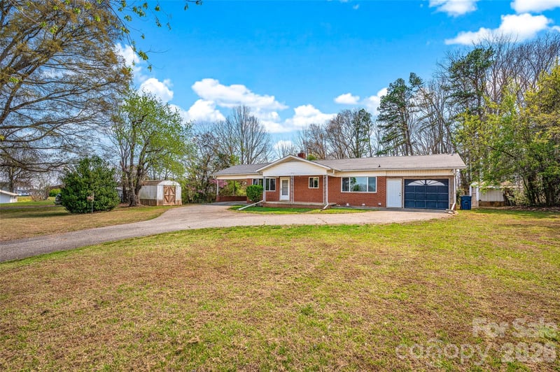 1090 Harris Bridge Rd, Stony Point, NC 28678
