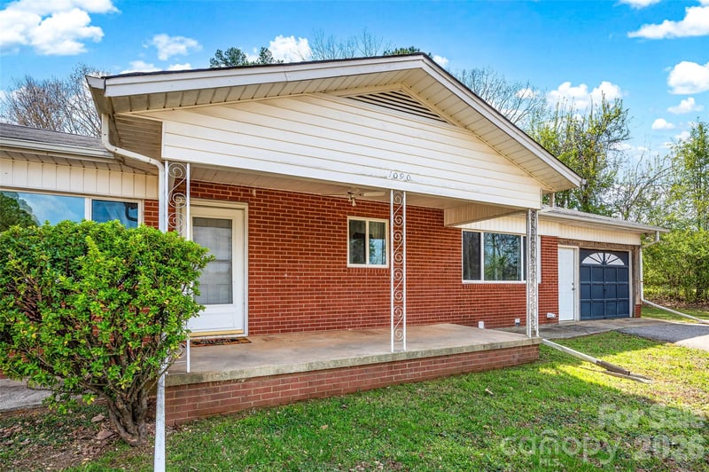 1090 Harris Bridge Rd, Stony Point, NC 28678