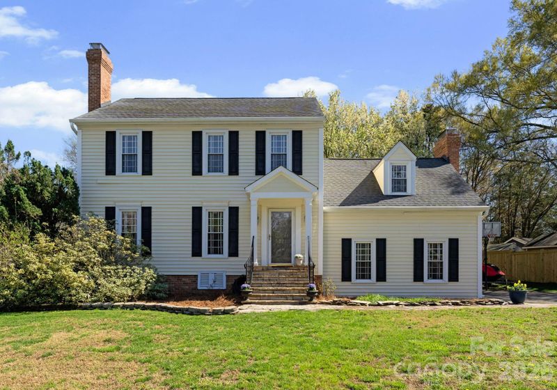 5221 Summer Gate Dr, Charlotte, NC 28226