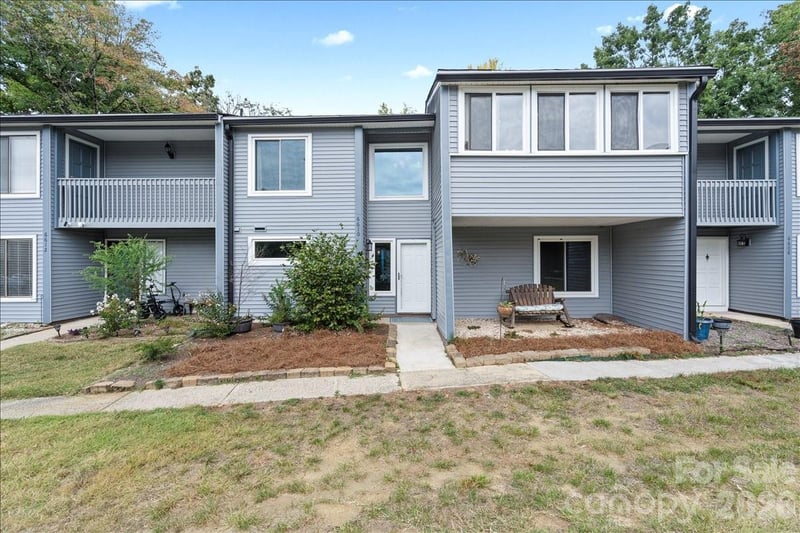 6610 Point Comfort Ln, Charlotte, NC 28226