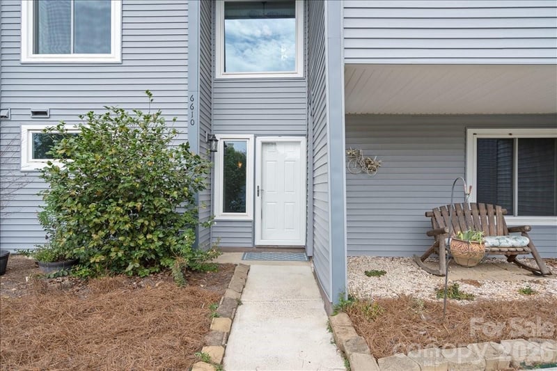 6610 Point Comfort Ln, Charlotte, NC 28226