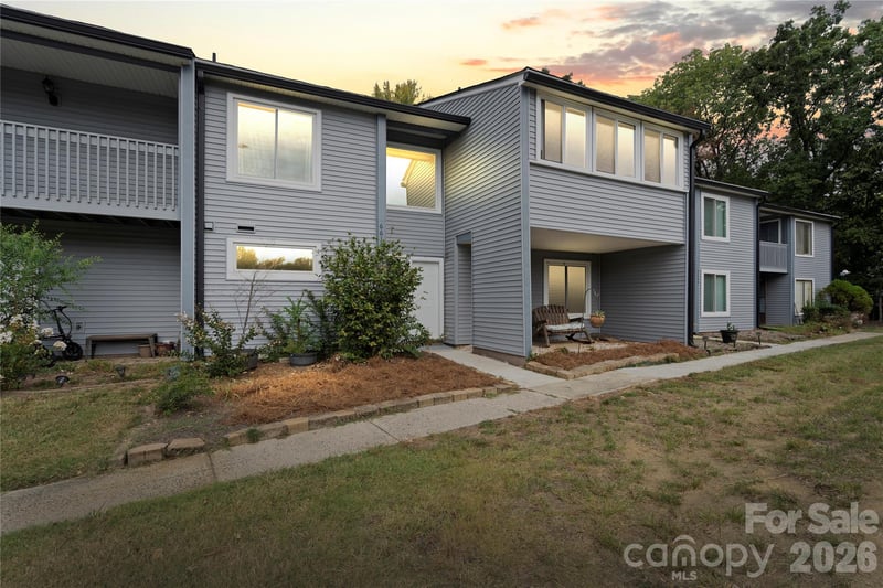 6610 Point Comfort Ln, Charlotte, NC 28226