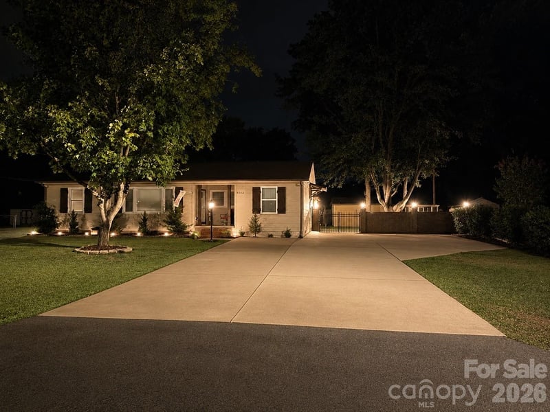9202 Elgin Dr, Charlotte, NC 28214