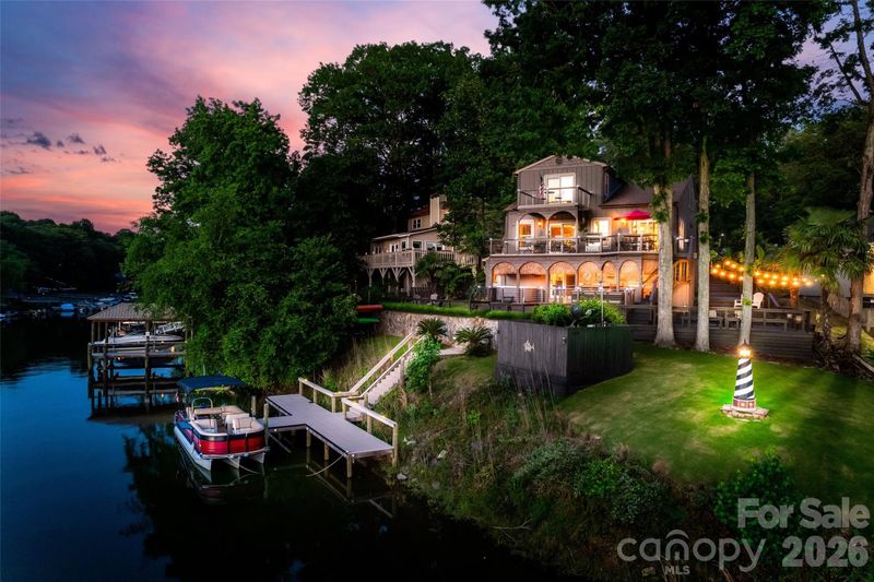 27056 Catamaran Dr, Tega Cay, SC 29708