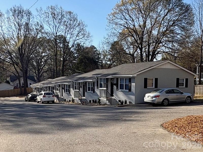 1304 S York Rd, Gastonia, NC 28052