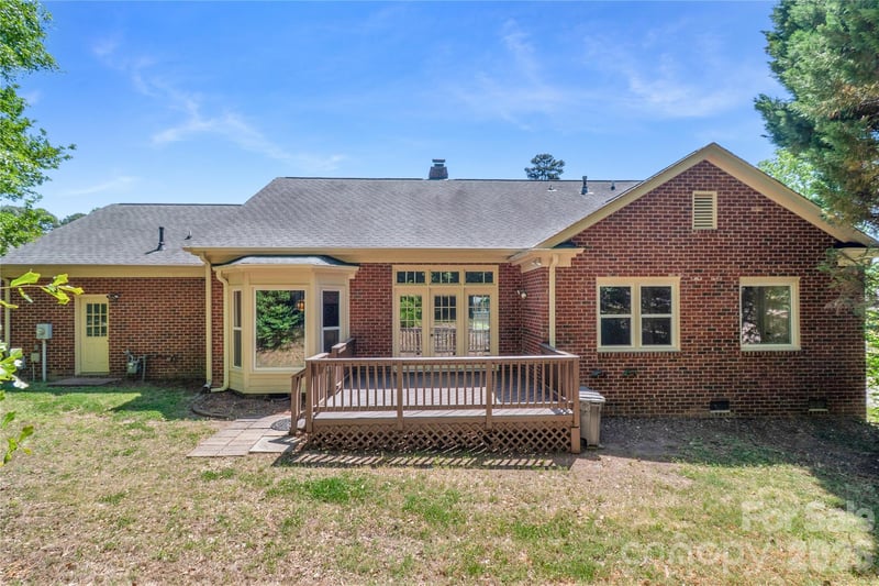 10713 Ridge Acres Rd, Charlotte, NC 28214