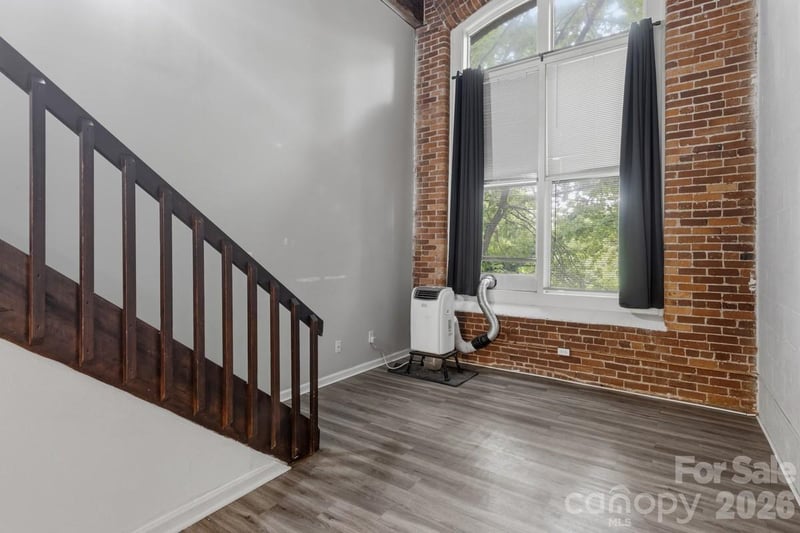 201 S Hoskins Rd #219, Charlotte, NC 28208