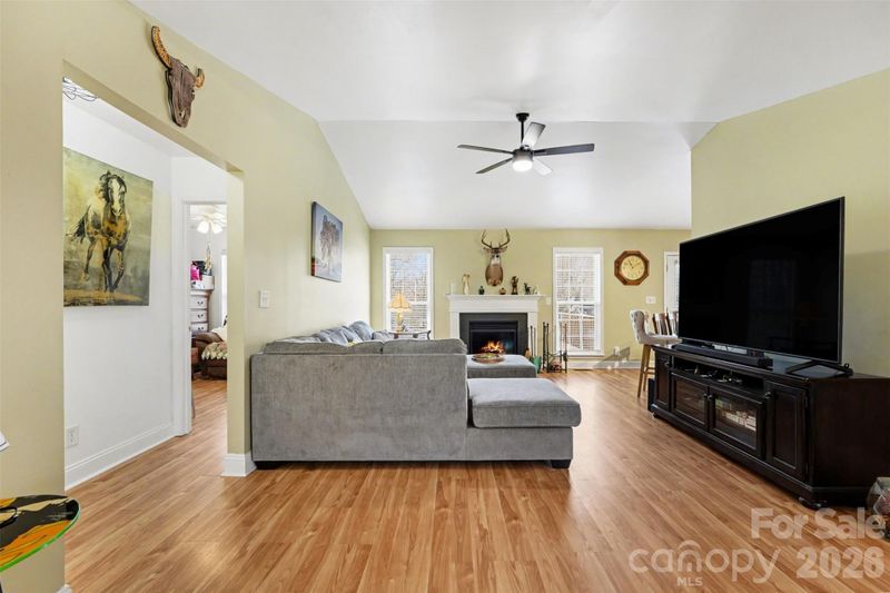 129 Falling Leaf Ln, Statesville, NC 28677