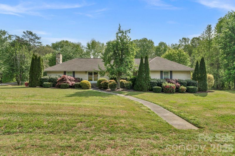 15015 Pawnee Trl, Matthews, NC 28104