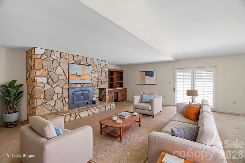 15015 Pawnee Trl, Matthews, NC 28104