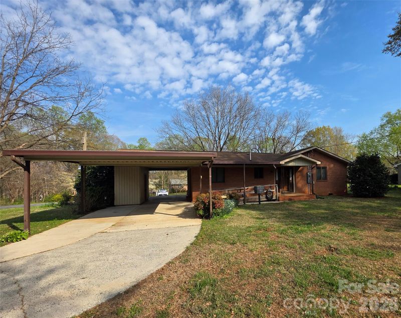 217 Park Rd, Mount Holly, NC 28120