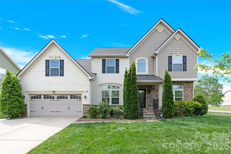 817 Wingthorn Rose Dr, Gastonia, NC 28056