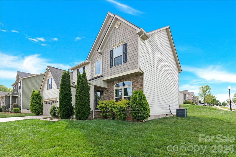 817 Wingthorn Rose Dr, Gastonia, NC 28056