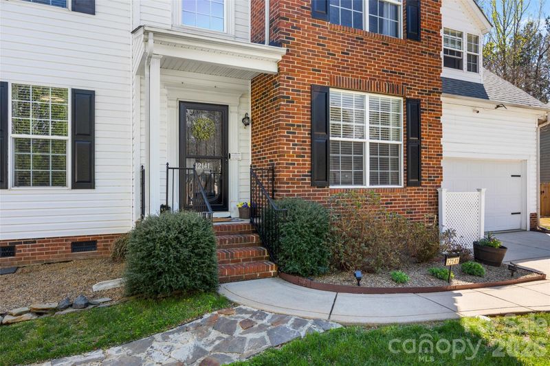12141 Stone Forest Dr, Pineville, NC 28134