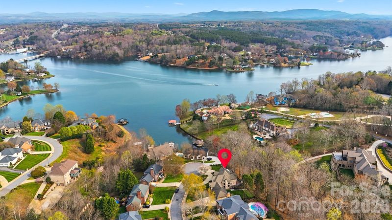 4624 9th St NE, Hickory, NC 28601
