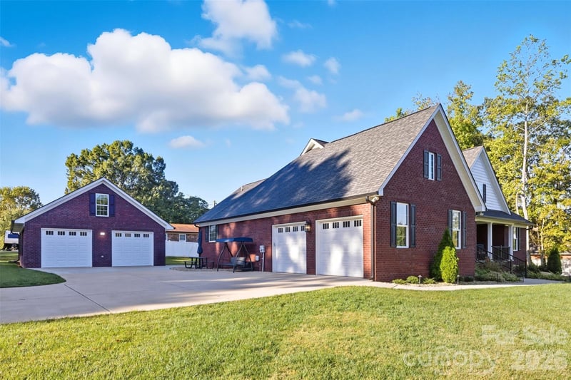 706 Toncin Ave, Bessemer City, NC 28016