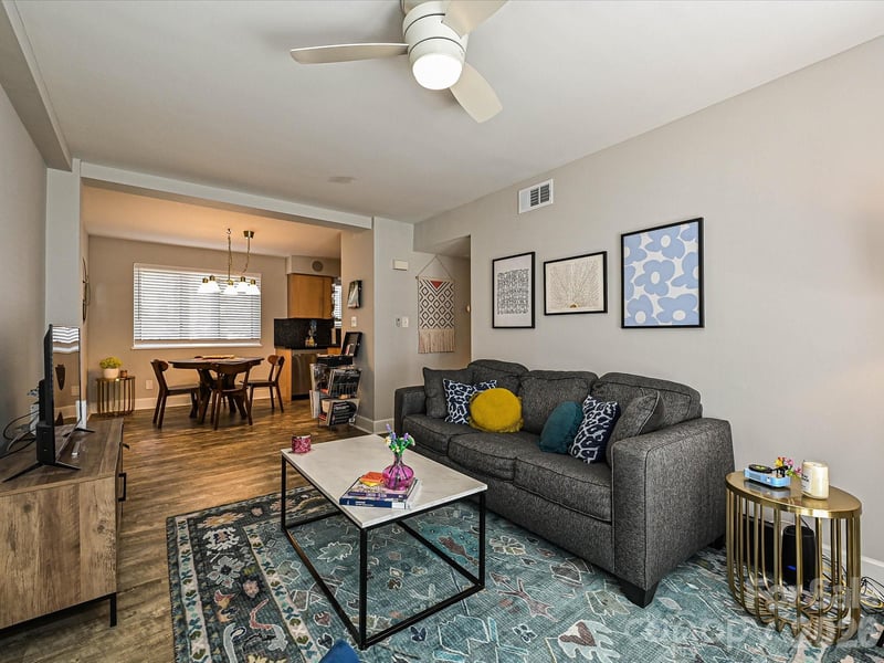 201 N Dotger Ave #C9, Charlotte, NC 28207
