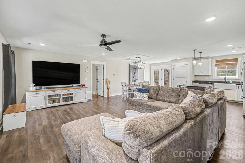 310 Old Hardin Rd, Dallas, NC 28034