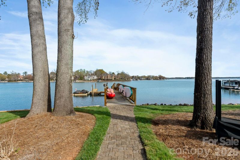 17723 Springwinds Dr, Cornelius, NC 28031