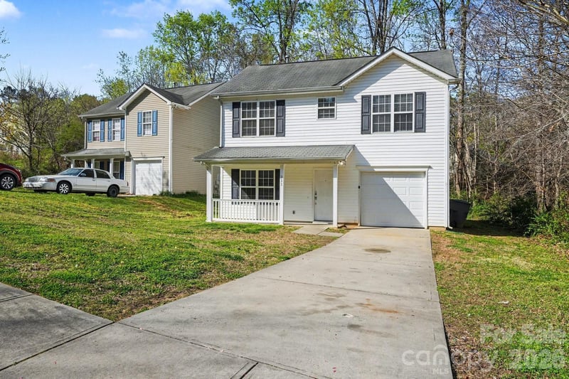 911 Valley Ridge Rd, Charlotte, NC 28214