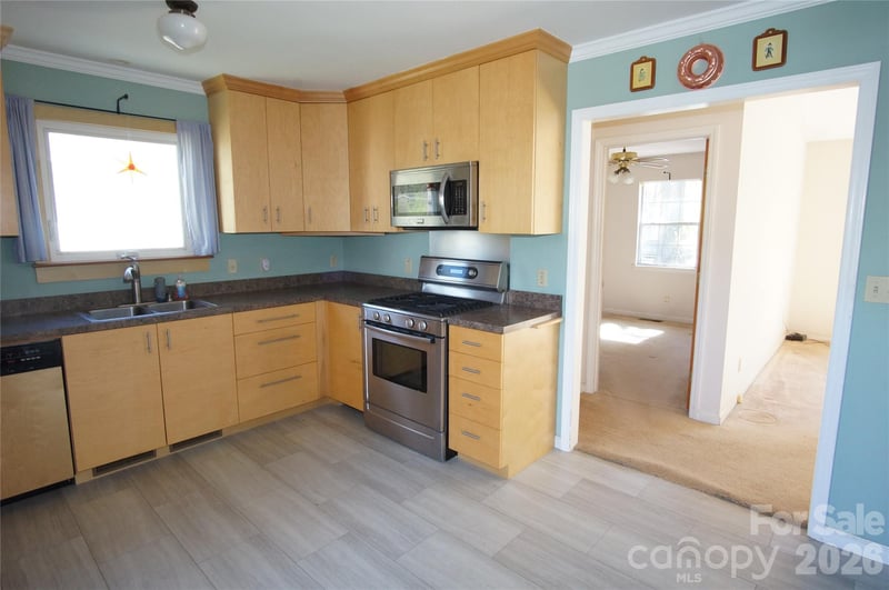 615 Hillcrest St, Charlotte, NC 28206