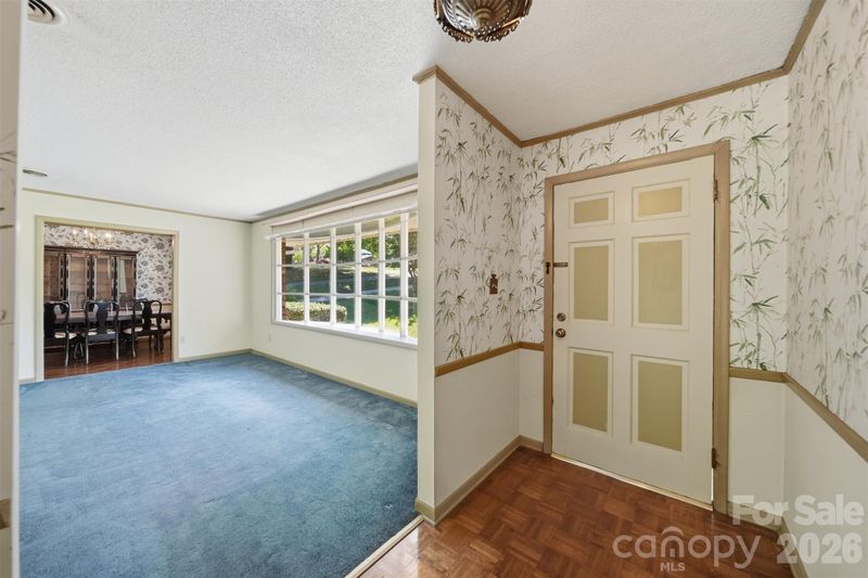 140 28th Avenue Dr NW, Hickory, NC 28601