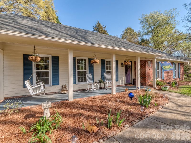 4810 Old Spice Ln, Charlotte, NC 28277