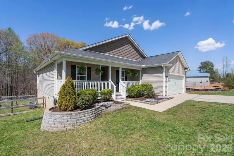 234 Planters Row Rd, Iron Station, NC 28080