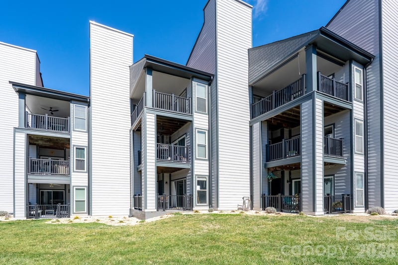 18851 Vineyard Point Ln, Cornelius, NC 28031